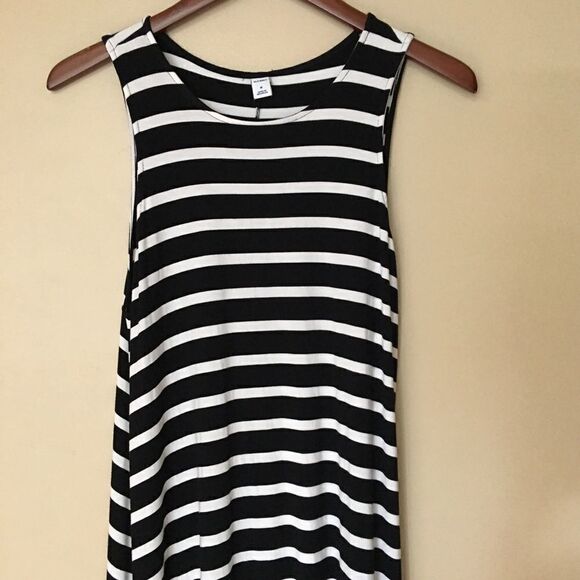 Old Navy sleeveless black & white stripe dress | M - Picture 2 of 6